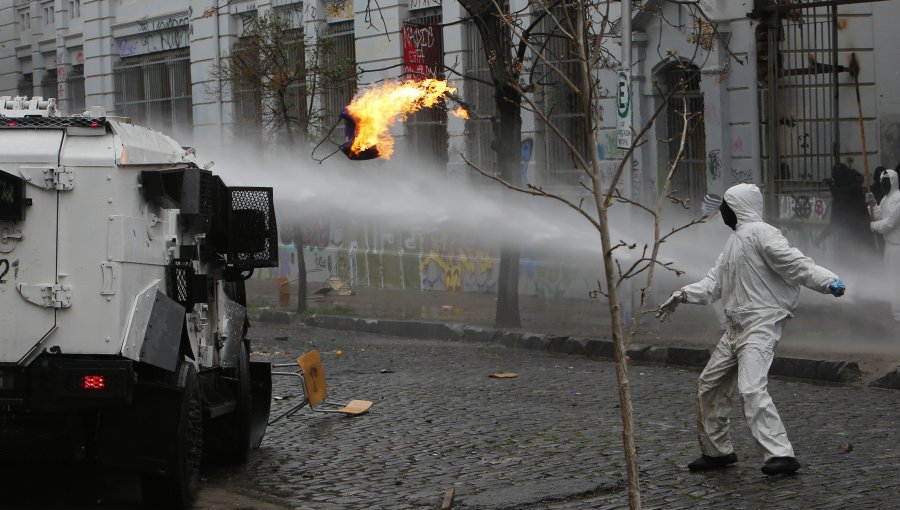Carabineros alista estrategia ante el eventual regreso de las manifestaciones escolares en el centro de Santiago