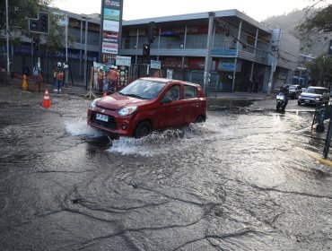 Entre cuatro a seis horas tardará la solución a la rotura de matriz en Recoleta