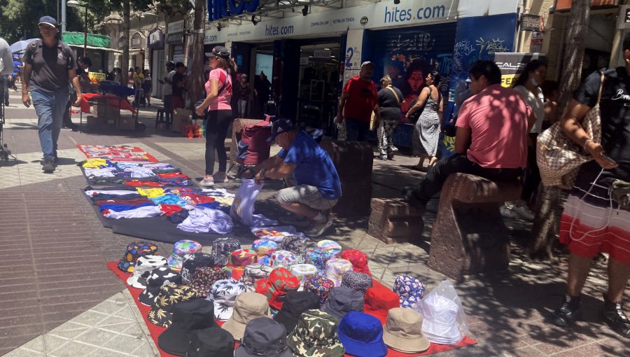 Corte de Apelaciones ordena al Municipio de Santiago erradicar el comercio ambulante del Paseo Ahumada y sus alrededores