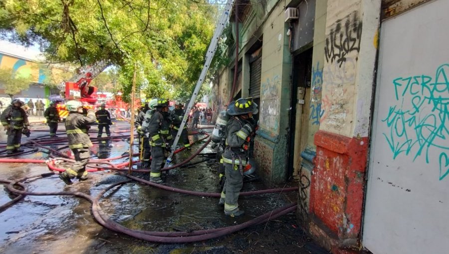 Incendio afectó a cité denominado como una "fortaleza narco" del Barrio Yungay de Santiago
