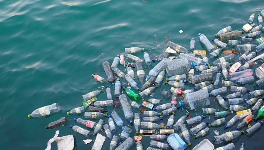 Cuatro décadas de análisis mundial revelan un aumento sin precedentes del plástico en los océanos desde 2005