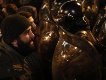 Masivas protestas en Georgia llevaron al gobierno a retirar una legislación que para muchos seguía el modelo de Putin