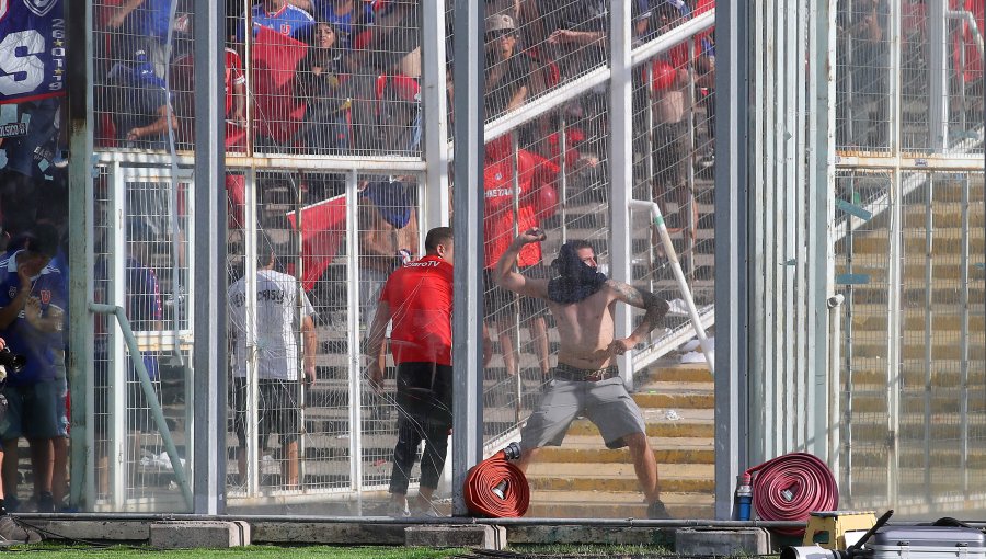 ANFP anuncia que responsables de incidentes en el Superclásico se les prohibirá el ingreso a los estadios