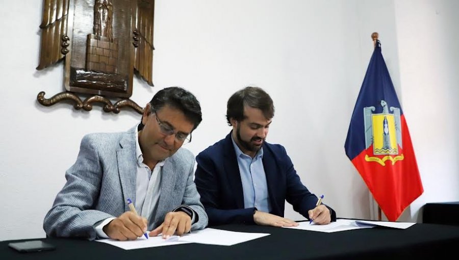 Firman compraventa del terreno donde se levantará el nuevo Cesfam Las Cañas de Valparaíso