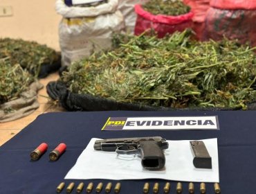 Incautan en Los Vilos 107 kilos de marihuana y una pistola con grabado de la policía de Argentina