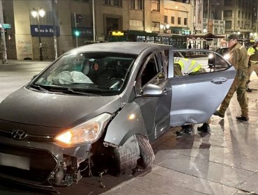 Conductor protagoniza accidente de tránsito frente al palacio de La Moneda: habría tenido hálito alcohólico