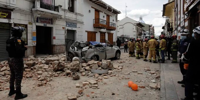 Terremoto en Ecuador de 6,8 grados deja al menos 14 muertos y 380 heridos