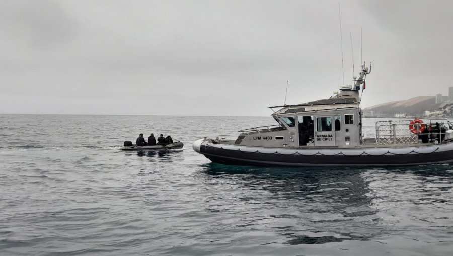 Continúan las labores de búsqueda de hombre que desapareció mientras nadaba en playa de Reñaca