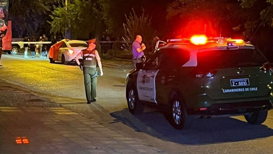 Dos muertos y un herido grave dejó balacera en Conchalí: sujetos dispararon desde un vehículo