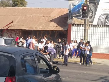 Sujeto que escapó de fiscalización atropelló a una mujer y una niña en el paradero 15 de El Belloto