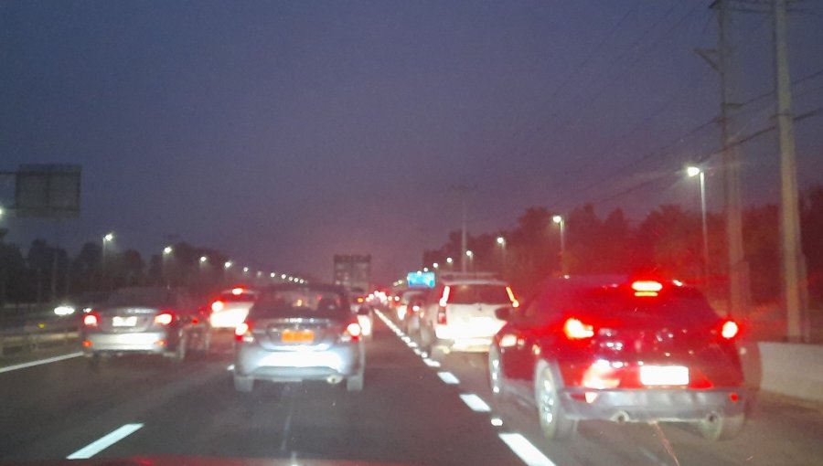 Un fallecido dejó accidente de tránsito en la ruta 68 en dirección a Santiago: se registra alta congestión
