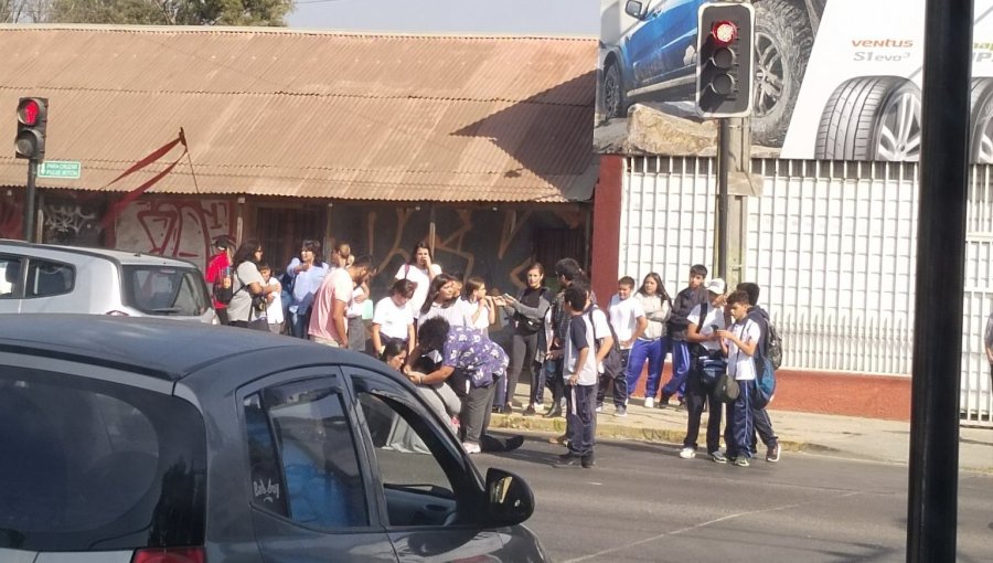 Sujeto que escapó de fiscalización atropelló a una mujer y una niña en el paradero 15 de El Belloto
