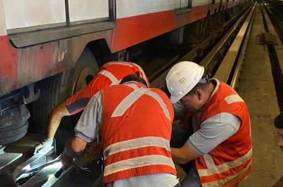 Siete estaciones de la Línea 1 del Metro de Santiago están cerradas tras falla en Tobalaba