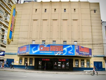 Fracasa intento para transformar dependencias del Cine Hoyts de Valparaíso en un gran espacio cultural: edificio albergará nuevo "mall chino"