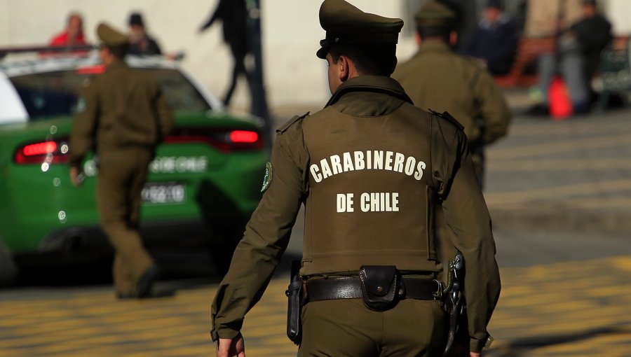 Detienen a menor de edad que apuntó con una pistola a balines a un carabinero en Valparaíso