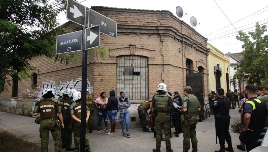 Desalojan casona tomada en el barrio Matta de Santiago: habían denuncias por tráfico de drogas y otros delitos