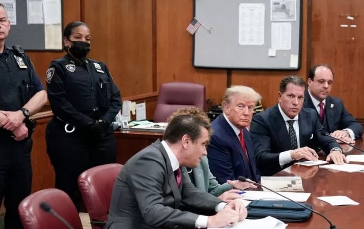 Donald Trump se declaró "no culpable" de 34 cargos en su contra ante el tribunal de Nueva York