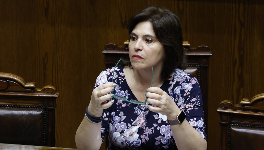 Ministra Ana Lya Uriarte extiende su licencia médica tras presentar un cuadro de anemia