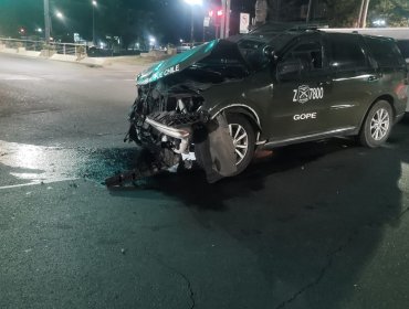 Vehículo del GOPE de Carabineros protagoniza violenta colisión y origina kilométrica congestión en Providencia