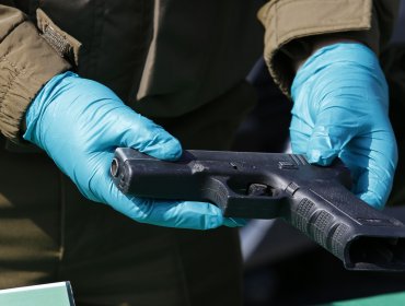 Consternación en colegio de San Antonio por niño de cuarto básico que llevó una pistola para "asustar" a un compañero