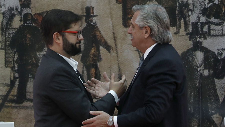 Presidente de Argentina participará junto a su par de Chile en conmemoración de la Batalla de Maipú en el Templo Votivo