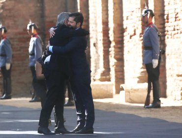 Gabriel Boric y Alberto Fernández conmemoraron aniversario de la Batalla de Maipú: Presidentes recrearon histórico abrazo
