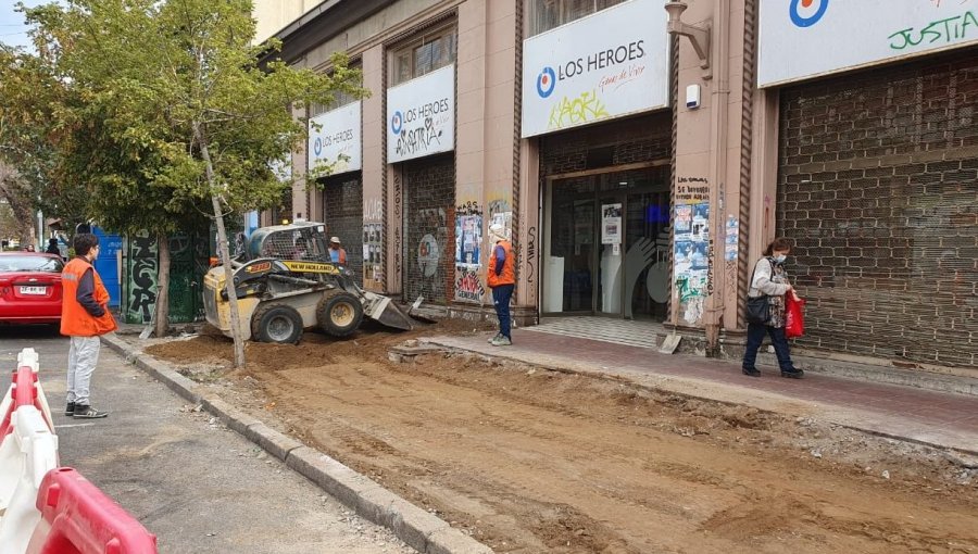 Comenzó intervención de veredas para mejorar la Av. Pedro Montt de Valparaíso