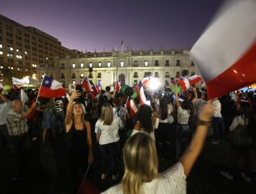Manifestantes se congregaron en las afueras de La Moneda por muerte del cabo Daniel Palma