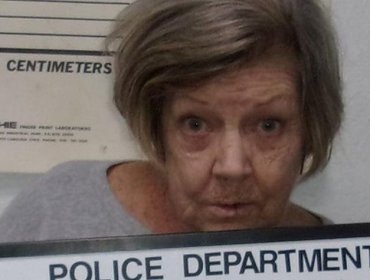 La mujer estadounidense de 78 años que fue arrestada después de robar un banco por tercera vez en su vida