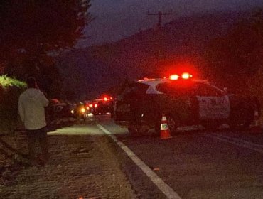 Vehículo impacta contra barreras de contención tras intentar evitar control policial en La Ligua: habría un fallecido
