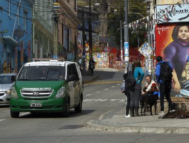 Acuerdan mesa de trabajo y aumentar fiscalizaciones en el barrio Cumming de Valparaíso para combatir la delincuencia