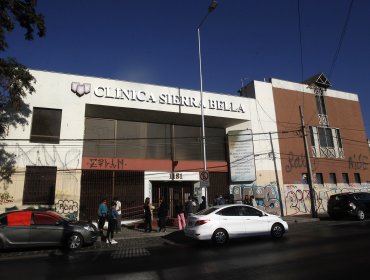 Contraloría objeta compra de clínica Sierra Bella por parte del Municipio de Santiago por "precio injustificado"