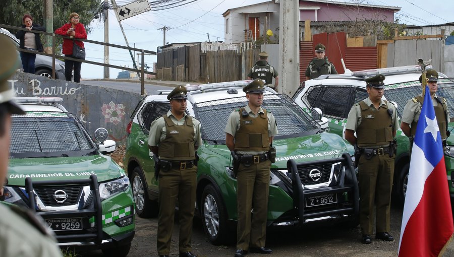 Subsecretaría de Prevención del Delito entrega nuevas camionetas para Carabineros en Valparaíso, Viña y San Felipe