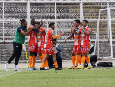 Cobresal le pasó por encima a Palestino y lo goleó en el inicio de la décima fecha del Campeonato