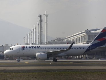 Bandada de aves puso en riesgo operación de Aeropuerto de Santiago: Se suspendieron operaciones por más de media hora