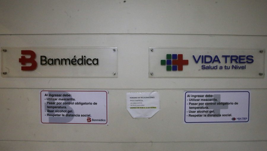 Denuncian a Isapres que al menos unos 900 pacientes con tratamientos en domicilio solo pueden pagar en efectivo sus prestaciones