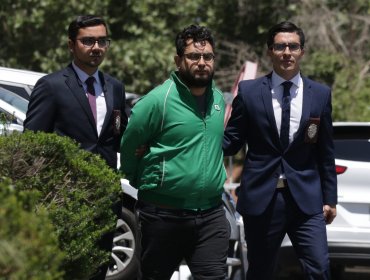 «Profesor del torniquete» fue detenido tras ser sorprendido rayando iglesia en Santiago