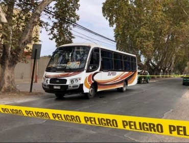 Decretan prisión preventiva para cuatro detenidos por asesinato de hombre en bus interurbano en Peñaflor