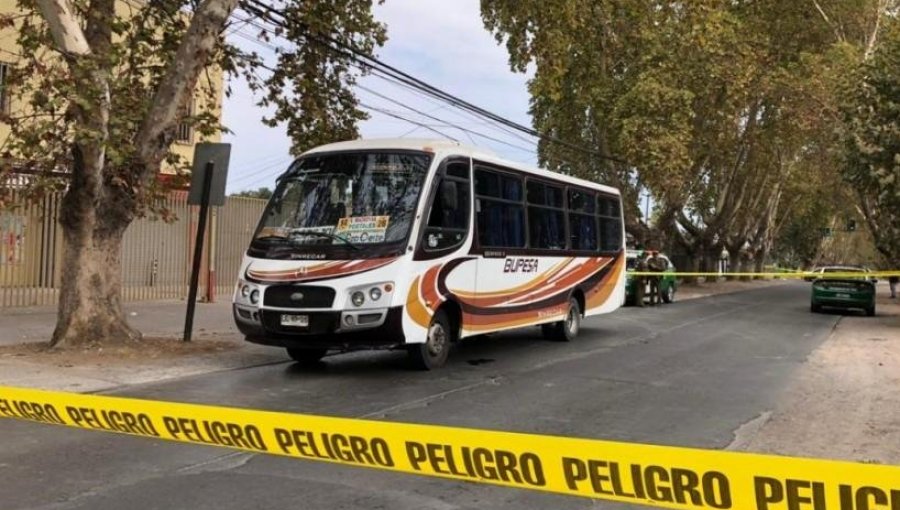 Decretan prisión preventiva para cuatro detenidos por asesinato de hombre en bus interurbano en Peñaflor
