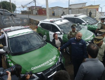 ¿Montaje del Gobierno en Valparaíso? Cores de oposición acusan que nuevos carros policiales anunciados ya están en uso desde el 2022