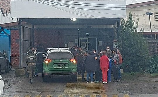 Dos trabajadores heridos con perdigones dejó ataque a una camioneta del Departamento de Salud Municipal de Curacautín