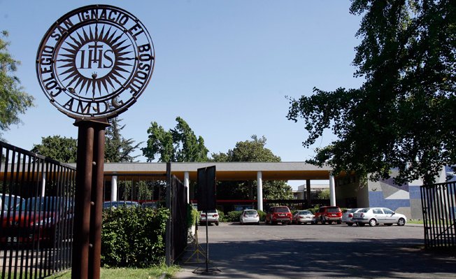 Colegio San Ignacio El Bosque de Providencia expulsó a dos estudiantes implicados en abuso sexual contra alumnas