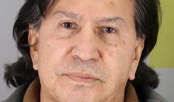 El expresidente Alejandro Toledo se entregó a las autoridades de EE.UU. para ser extraditado a Perú por cargos de corrupción