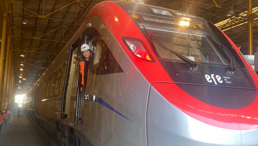 Gobierno y EFE presentaron nuevos trenes para el servicio Santiago-Chillán