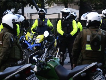 Grave se encuentra funcionario municipal de seguridad tras ser apuñalado por adolescente en un departamento en Macul