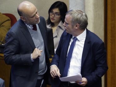 "¿Me dijo que era un bruto?": Senador Kast y ministro Elizalde protagonizaron tenso cruce en comisión de Seguridad Pública