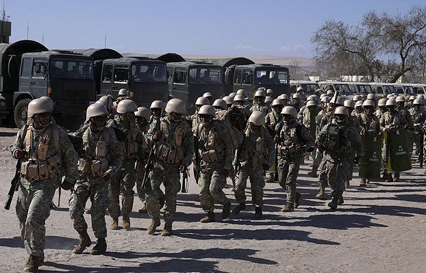 300 militares peruanos llegaron a la frontera con Chile para apoyar control policial ante crisis migratoria