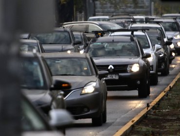 Conozca el calendario de restricción vehicular que regirá a partir del martes 2 de mayo en la región Metropolitana