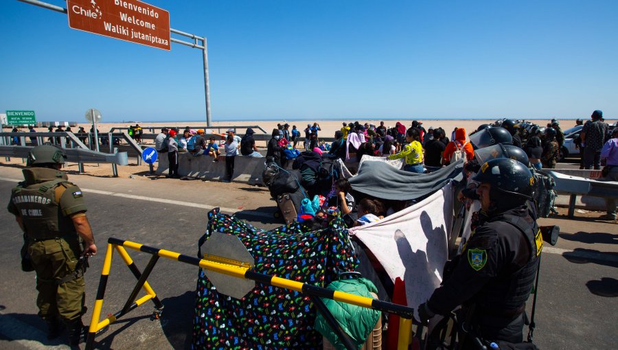 Ministro del Interior de Perú visitó frontera y confirma interés de crear un corredor humanitario en la frontera con Chile