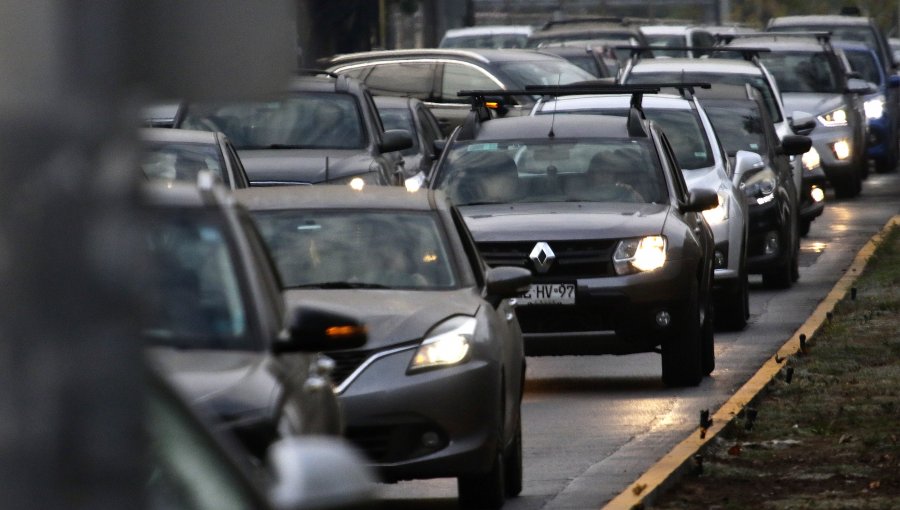 Conozca el calendario de restricción vehicular que regirá a partir del martes 2 de mayo en la región Metropolitana